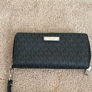 Michale Kors wallet